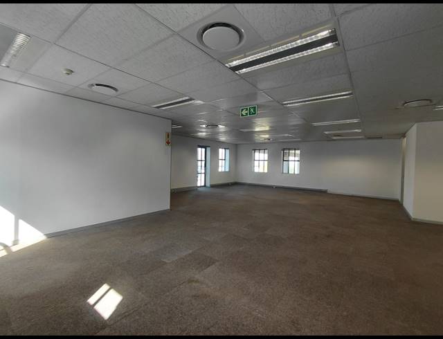 377M² OFFICE TO LET IN BRYANSTON